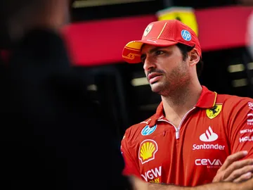 Carlos Sainz firma con el equipo Williams para la temporada 2025 Carlos Sainz firma con el equipo Williams para la temporada 2025