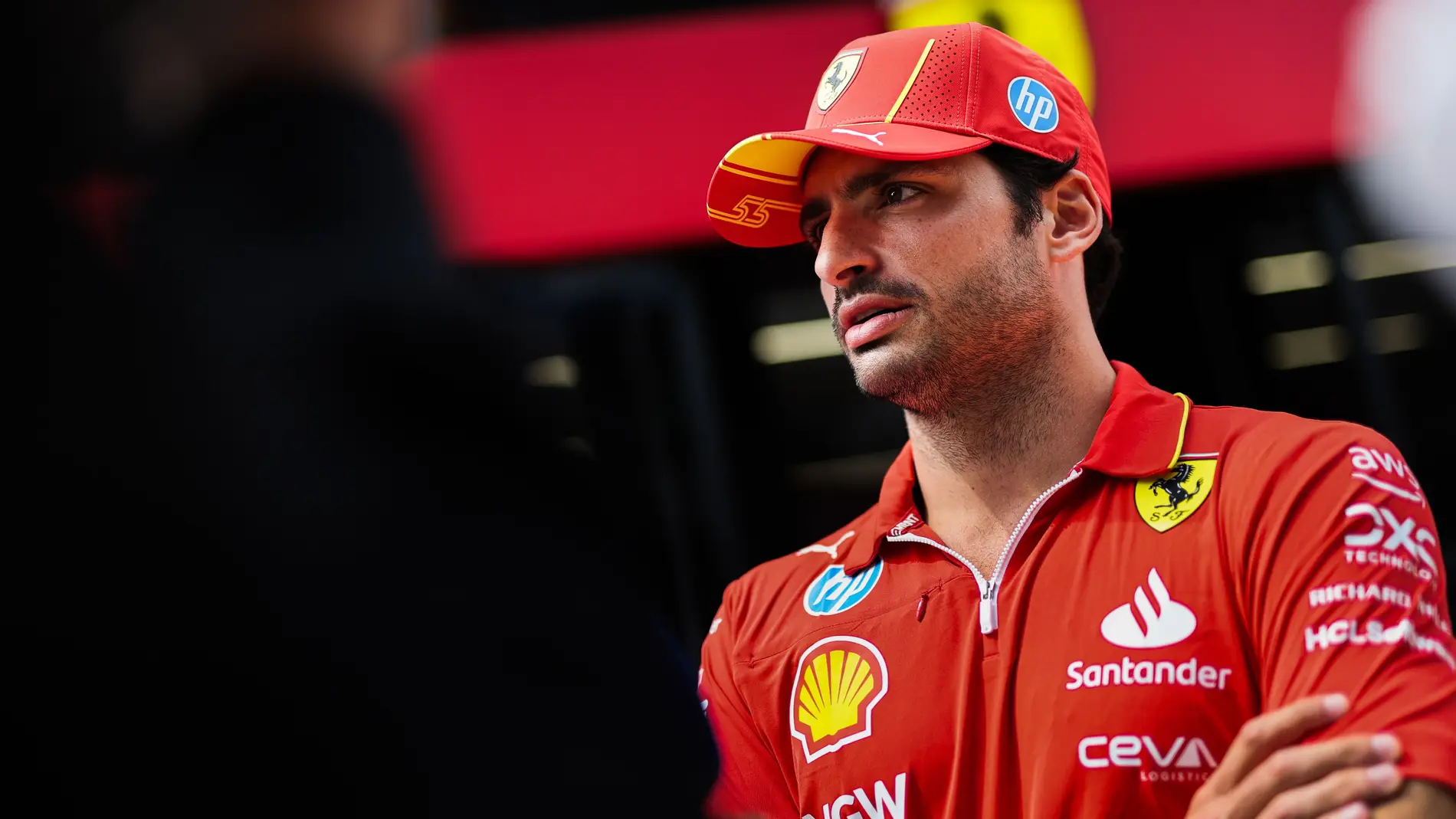 Carlos Sainz firma con el equipo Williams para la temporada 2025 Carlos Sainz firma con el equipo Williams para la temporada 2025