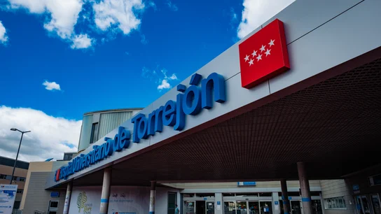 El Hospital Universitario de Torrejón Fachada del Hospital Universitario de Torrejón