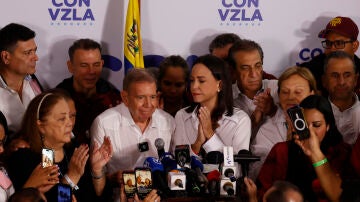 El candidato a la presidencia de Venezuela, Edmundo González Urrutia, y la líder opositora venezolana, María Corina Machado