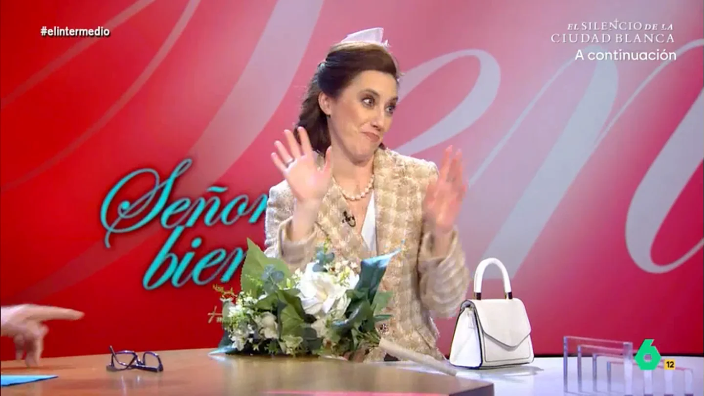 La 'señora bien' roba el ramo en la boda de Almeida: "Pensaba que el invitado con más peligro era Froilán" 'Piluchi' se ha colado en la boda del alcalde de Madrid y cuenta en El Intermedio todo lo que no se pudo ver a través de la prensa y las redes sociales.