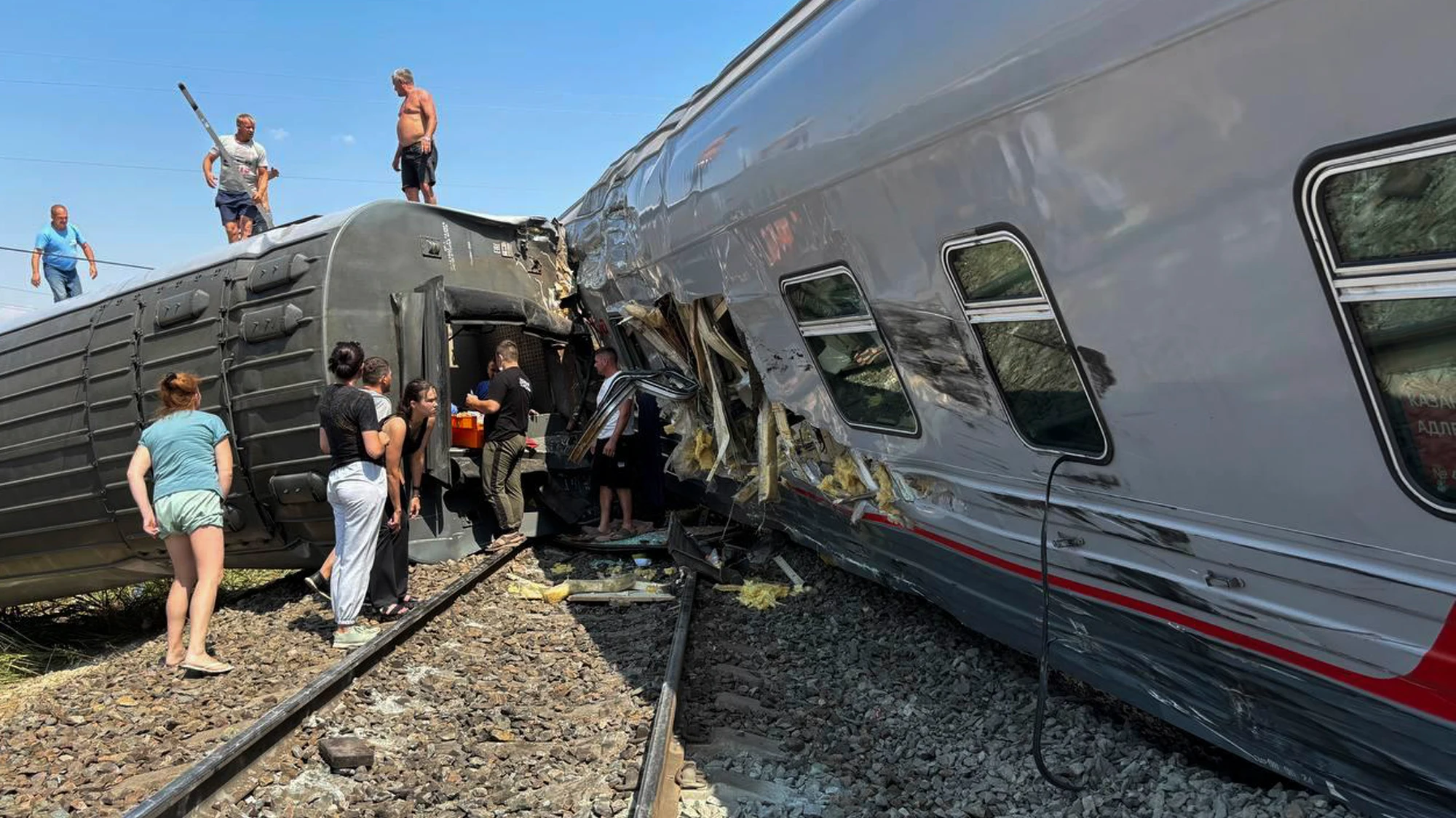 El tren de pasajeros que cubría la ruta entre la ciudad de Kazán y la costa del mar Negro que descarriló en Volgogrado