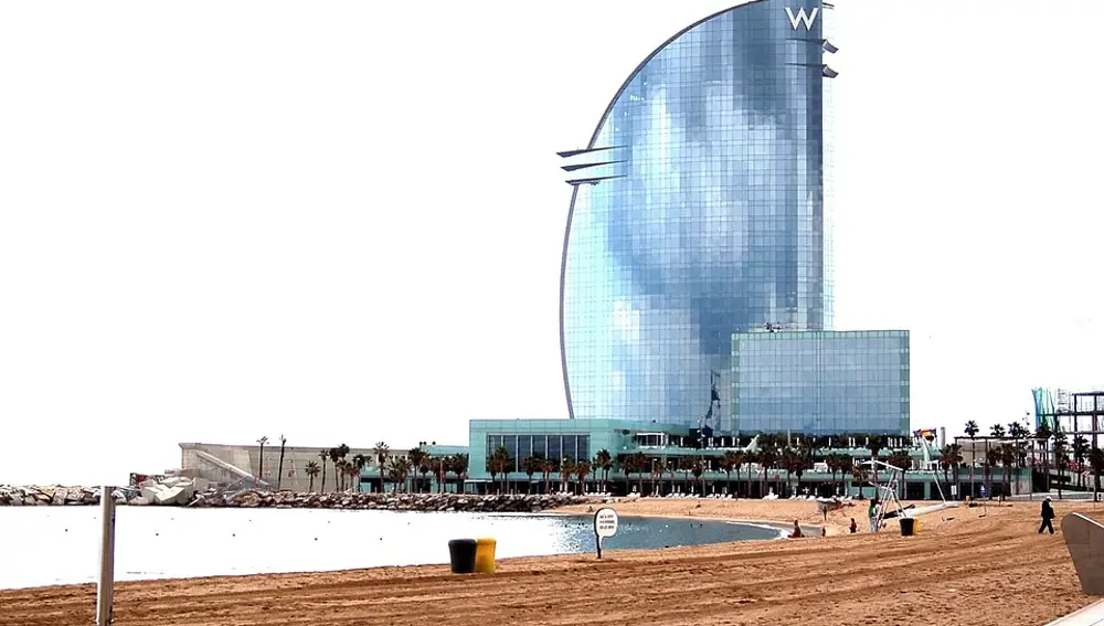 Playa de la Barceloneta Playa de la Barceloneta