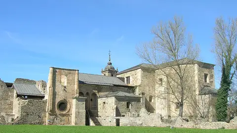 Monasterio de Santa María de Carracedo Monasterio de Santa María de Carracedo