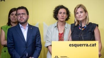 La portavoz de ERC, Raquel Sans, durante la rueda de prensa en la sede de ERC