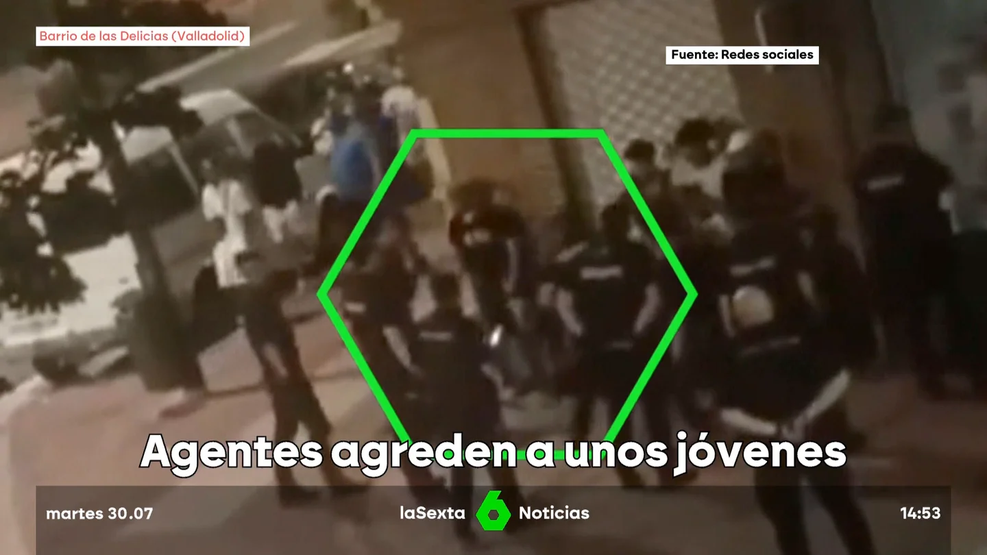 Investigan a policías de Valladolid por agredir a un grupo de magrebíes que no opusieron resistencia Investigan a policías de Valladolid por agredir a un grupo de magrebíes que no opusieron resistencia