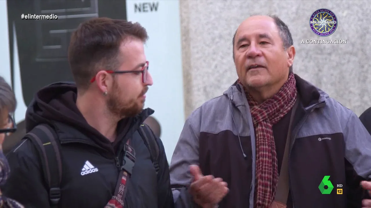 Un hombre defiende limitar el horario de la hostelería: "El que cena a las 2 de la mañana no está tomando una manzanilla"