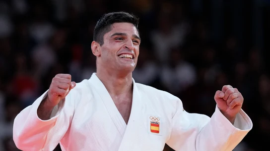 Tristani Mosakhlishvili celebra una victoria Tristani Mosakhlishvili celebra una victoria