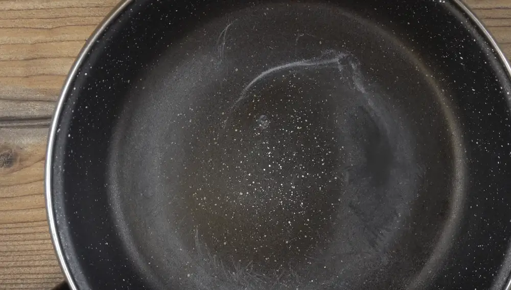 Este truco casero para recuperar el antiadherente de la sartén es 100% eficaz y sólo requiere de un ingrediente que ya tienes por casa Este truco casero para recuperar el antiadherente de la sartén es 100% eficaz y sólo requiere de un ingrediente que ya tienes por casa