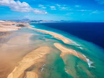 Playa de Sotavento, en Fuerteventura, Islas Canarias Playa de Sotavento, en Fuerteventura, Islas Canarias
