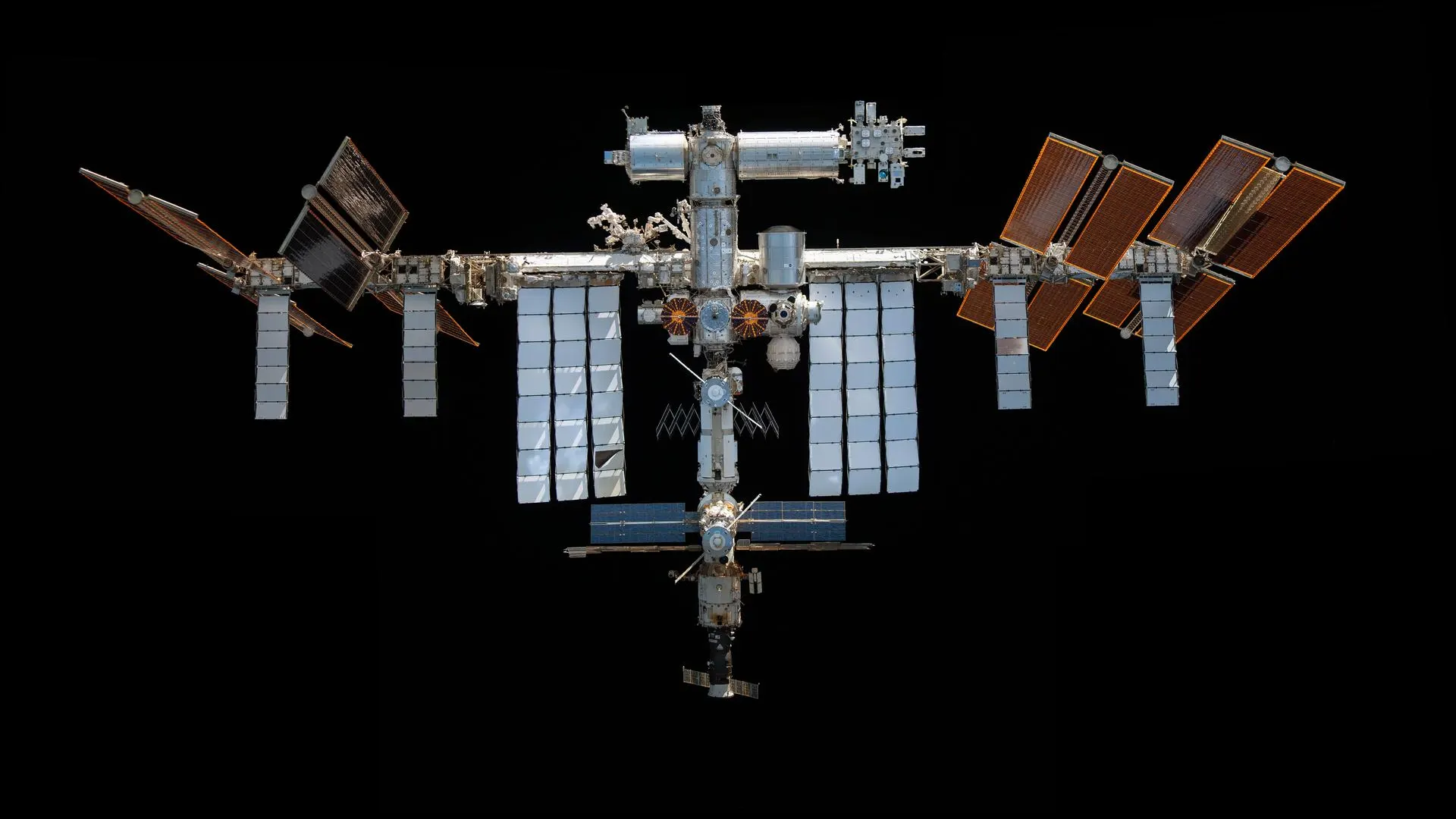 La Estación Espacial Internacional fotografiada desde la nave Crew Dragon Endeavour de SpaceX. 