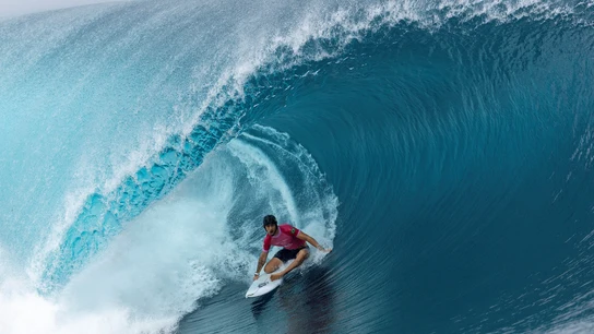 Joao Chianca, olímpico brasileño, surfea una ola de Teahupo'o durante los JJOO de París 2024. Joao Chianca, olímpico brasileño, surfea una ola de Teahupo'o durante los JJOO de París 2024.