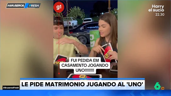 La original pedida de matrimonio de un joven a su pareja jugando al 'Uno' La original pedida de matrimonio de un joven a su pareja jugando al 'Uno'