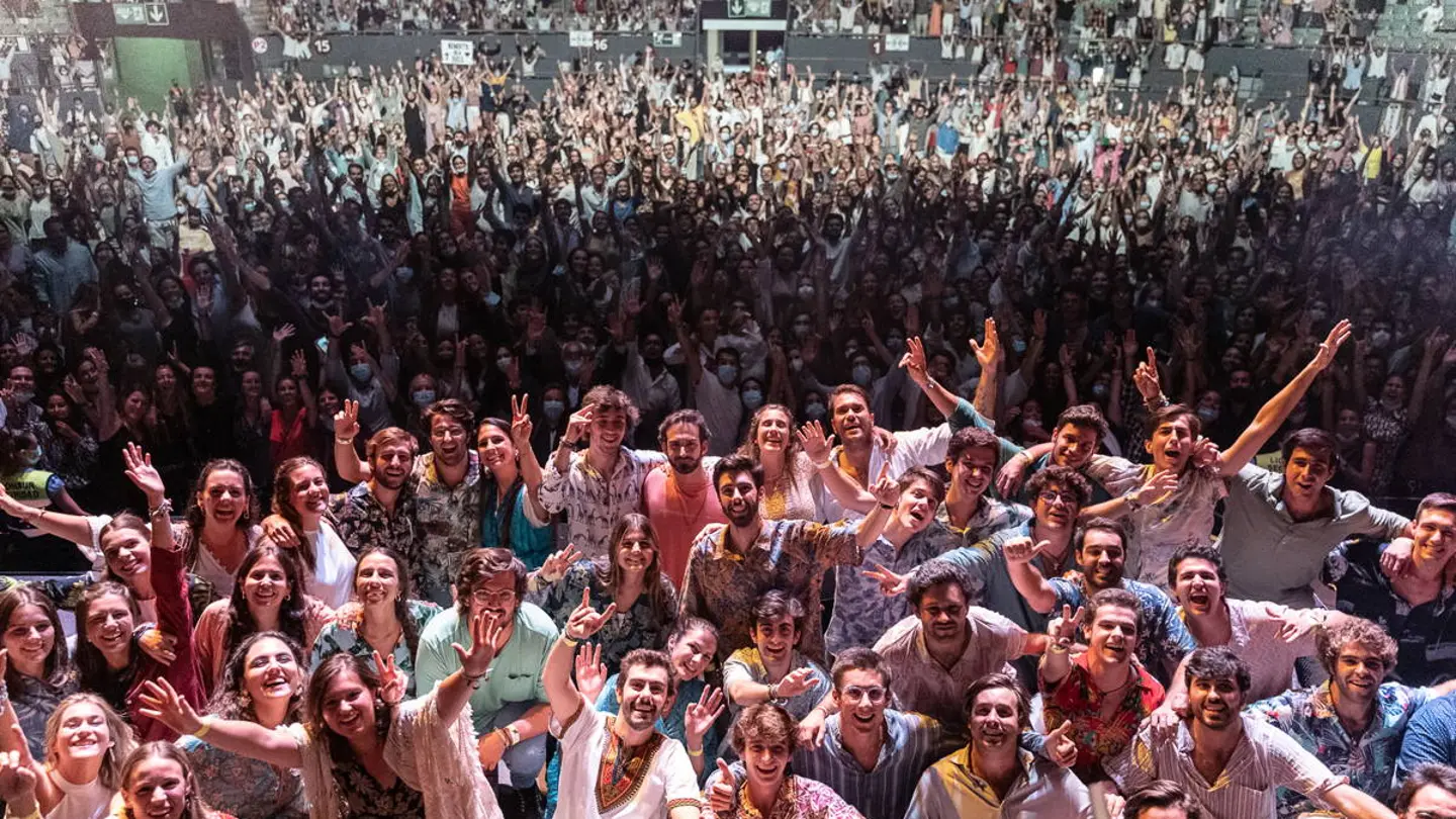 El grupo "Hakuna" en uno de sus conciertos El grupo "Hakuna" en uno de sus conciertos