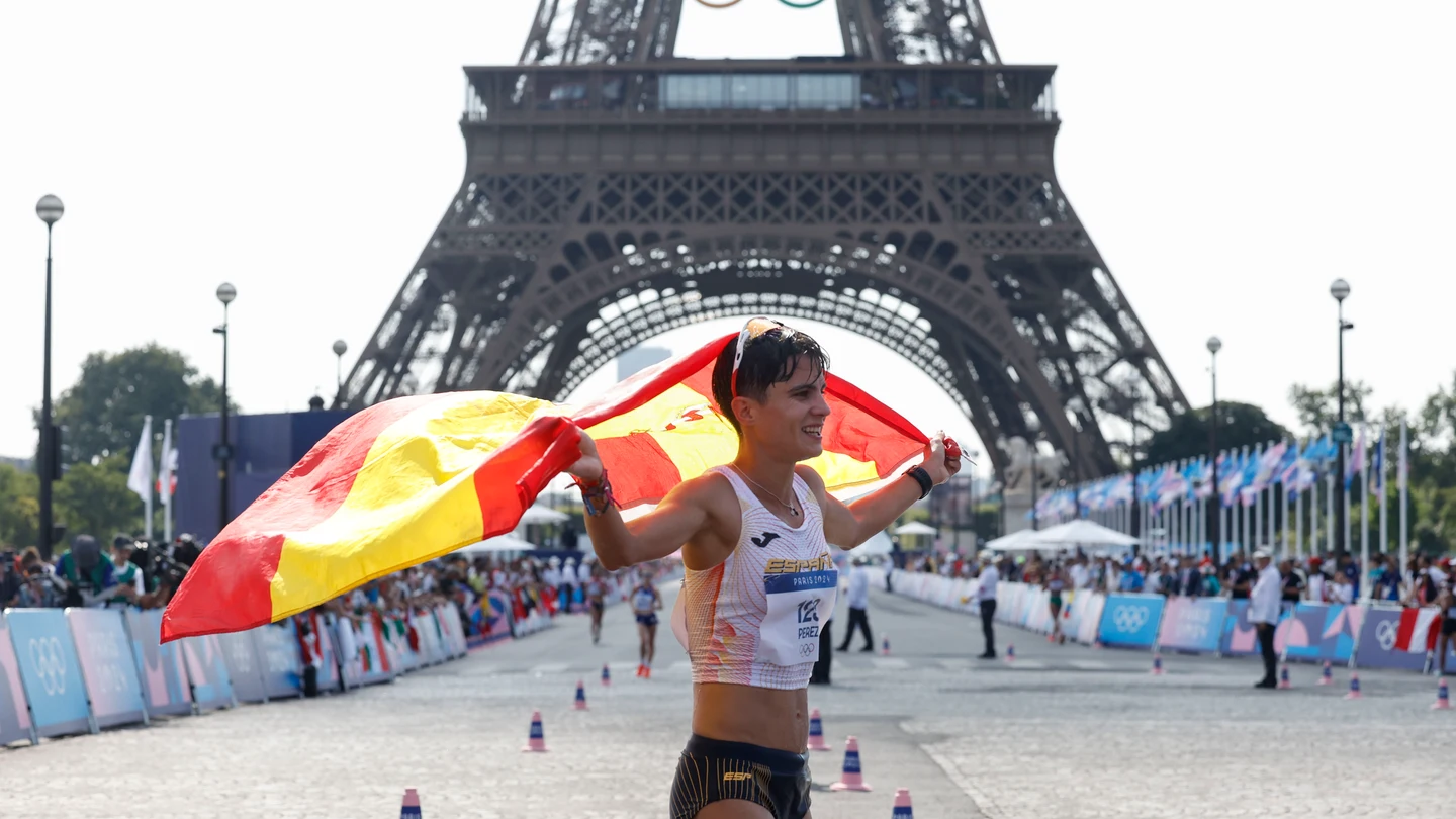 María Pérez se cuelga la plata y completa un día histórico para la marcha española María Pérez se cuelga la plata y completa un día histórico para la marcha española