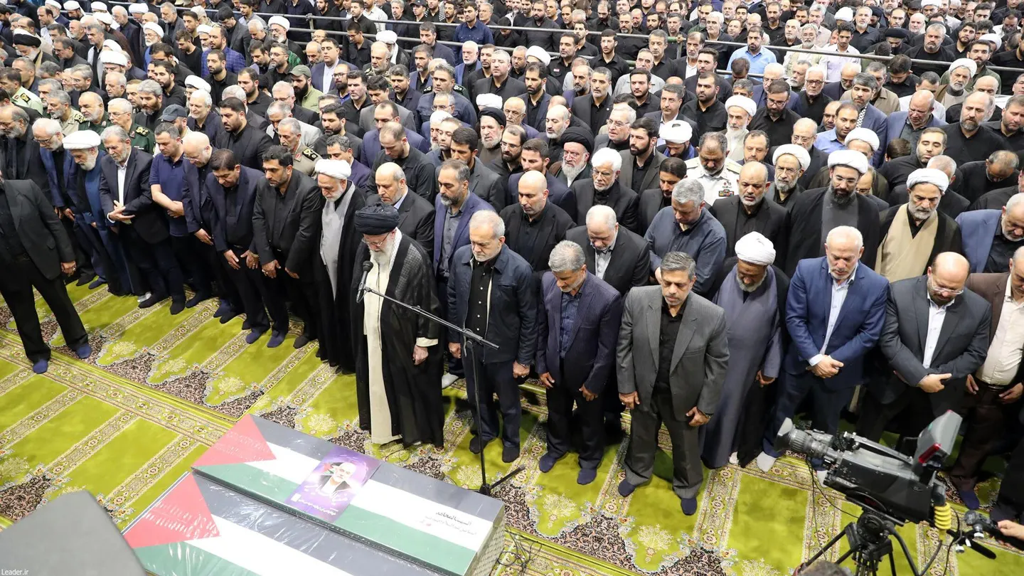 Multitudinario funeral del líder de Hamás Ismail Haniyeh y su guardaespaldas en Teherán, Irán, el 1 de agosto de 2024. Multitudinario funeral del líder de Hamás Ismail Haniyeh y su guardaespaldas en Teherán, Irán, el 1 de agosto de 2024.