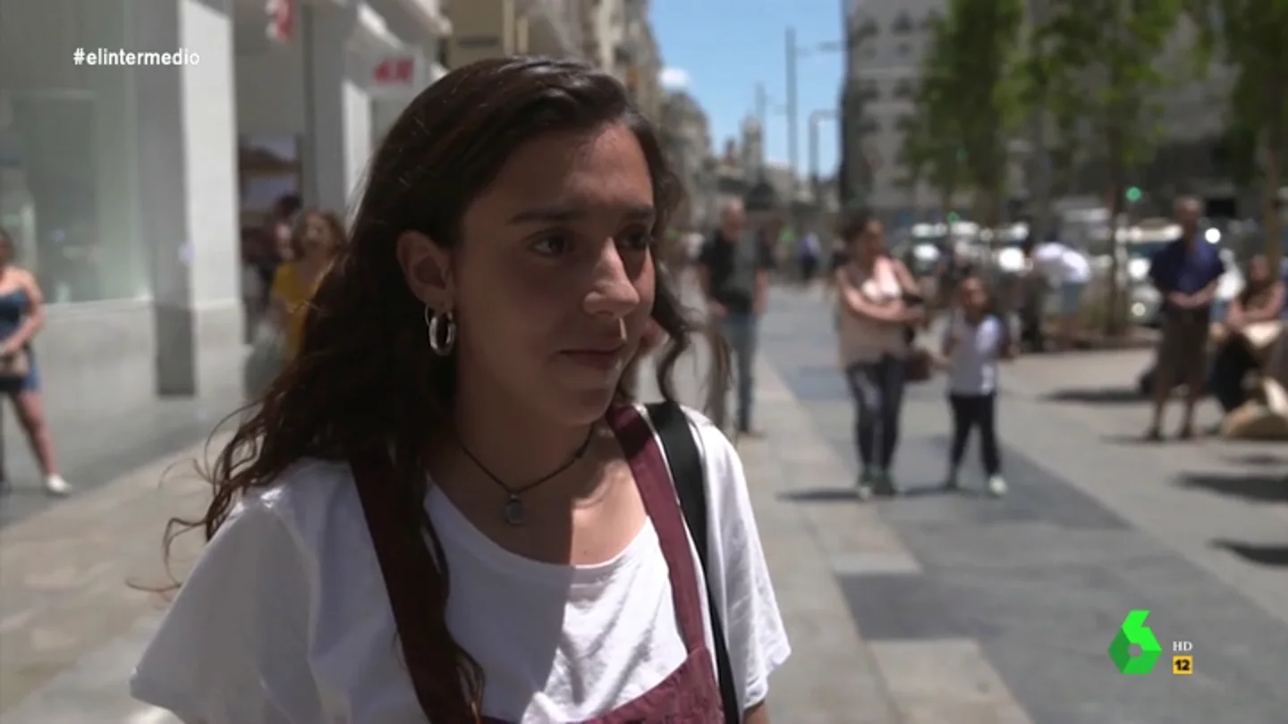 ¿A quién votarían los jóvenes para sustituir al rey Felipe? "A Irene Montero, para dar un giro a las cosas" ¿A quién votarían los jóvenes para sustituir al rey Felipe? "A Irene Montero, para dar un giro a las cosas"
