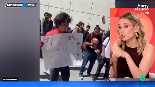Un joven se disfrazada de Spider-Man para pedirle matrimonio a su novia : "No soy Tom Holland pero te puedo hacer volar" Un joven se disfrazada de Spider-Man para pedirle matrimonio a su novia : "No soy Tom Holland pero te puedo hacer volar"