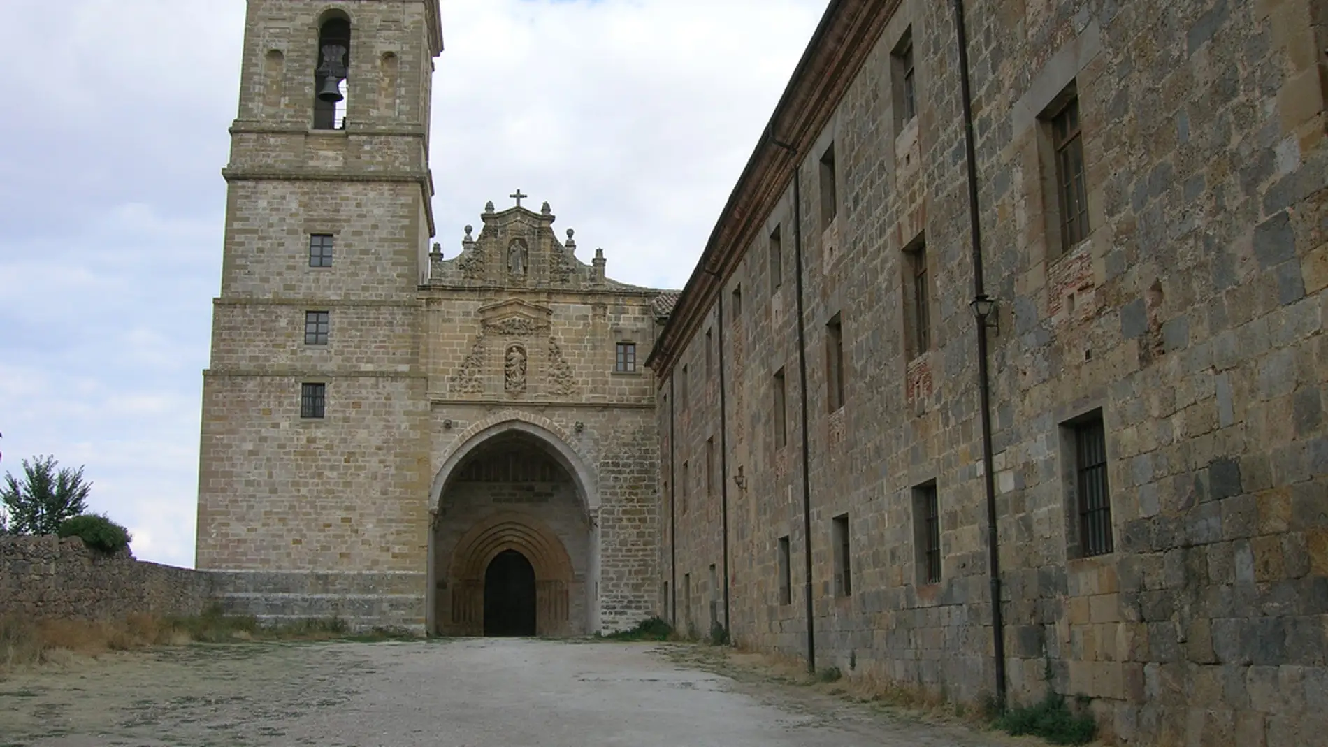 Monasterio de Santa María la Real de Irache Monasterio de Santa María la Real de Irache