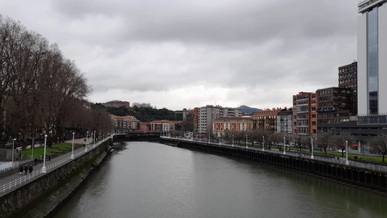 Cielo nublado en Bilbao. Cielo nublado en Bilbao.