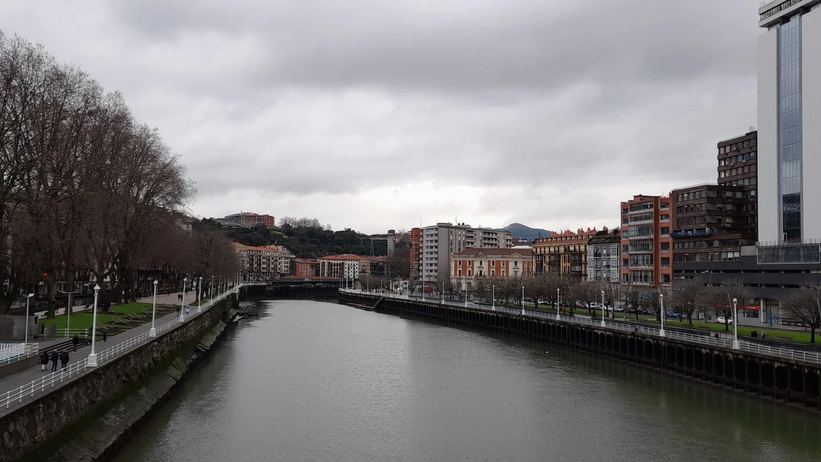 Cielo nublado en Bilbao.