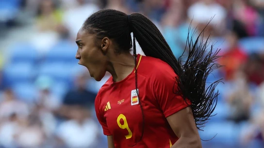Salma, tras celebrar un gol con España Salma, tras celebrar un gol con España