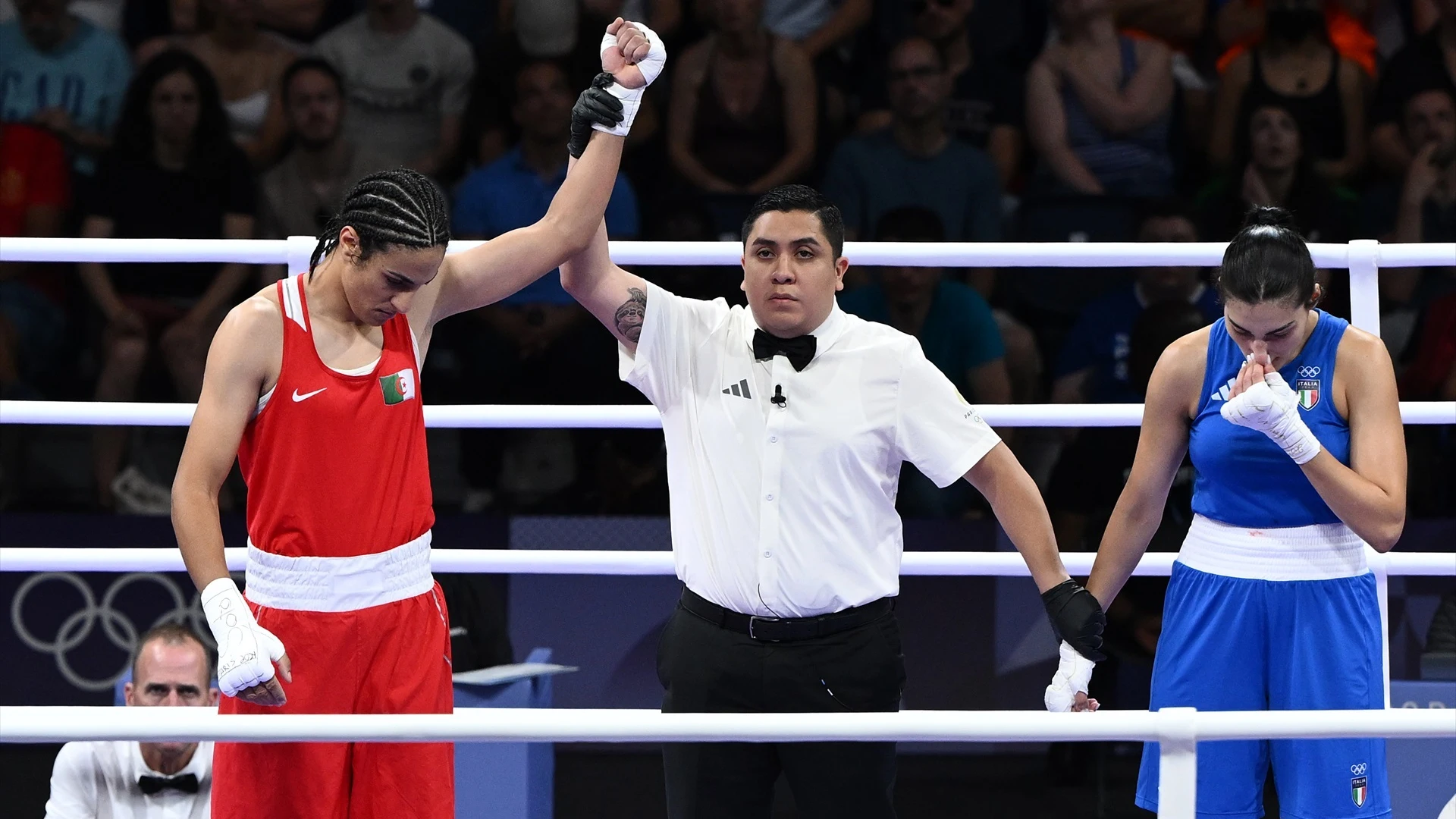 Imane Khelif gana su combate