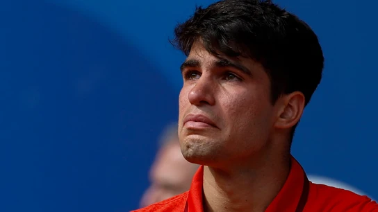 El tenista Carlos Alcaraz, entre lágrimas tras caer en la final frente a Djokovic El tenista Carlos Alcaraz, entre lágrimas tras caer en la final frente a Djokovic