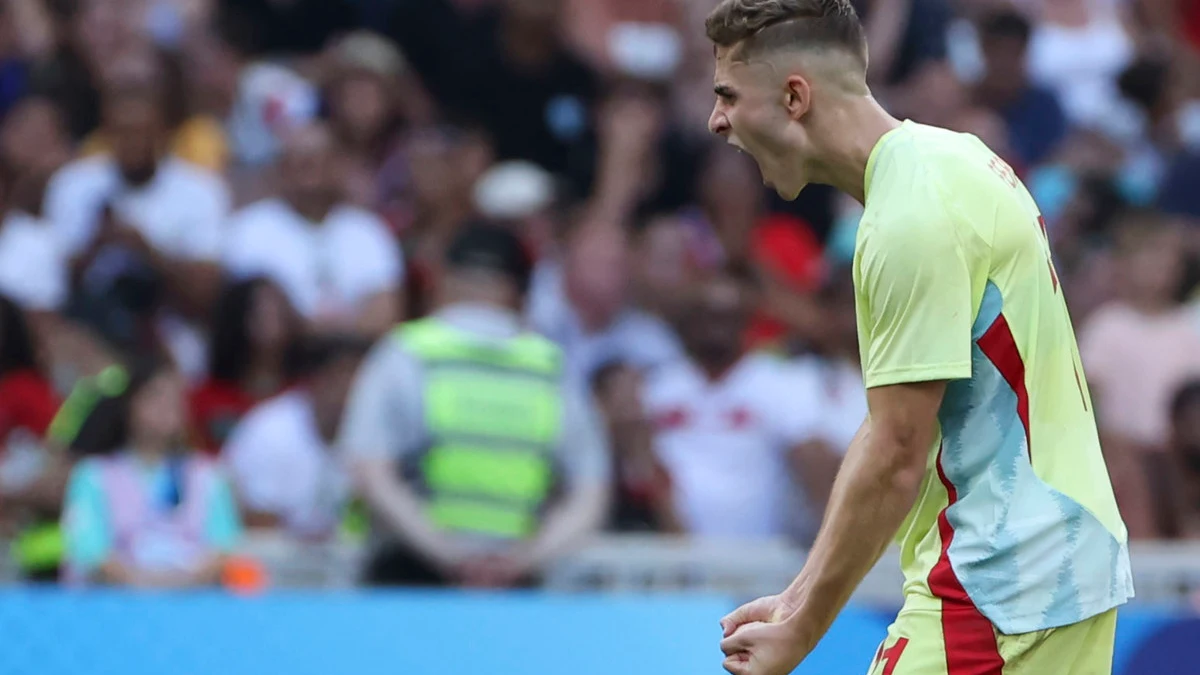 Fermín celebra un gol con España