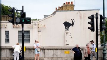 Banksy confirma la autoría de una nueva obra de arte en un edificio al suroeste de Londres