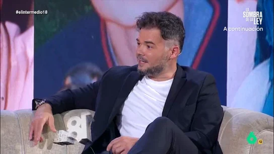 Gabriel Rufián desvela el 'dilema' que tenía con 18 años: "Me sorprende la gente que dice 'Trotski o Marx'" Los políticos quisieron celebran con El Intermedio los 18 años del programa desvelando cómo eran ellos al cumplir la mayoría de edad.