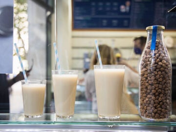 Vasos con horchata valenciana