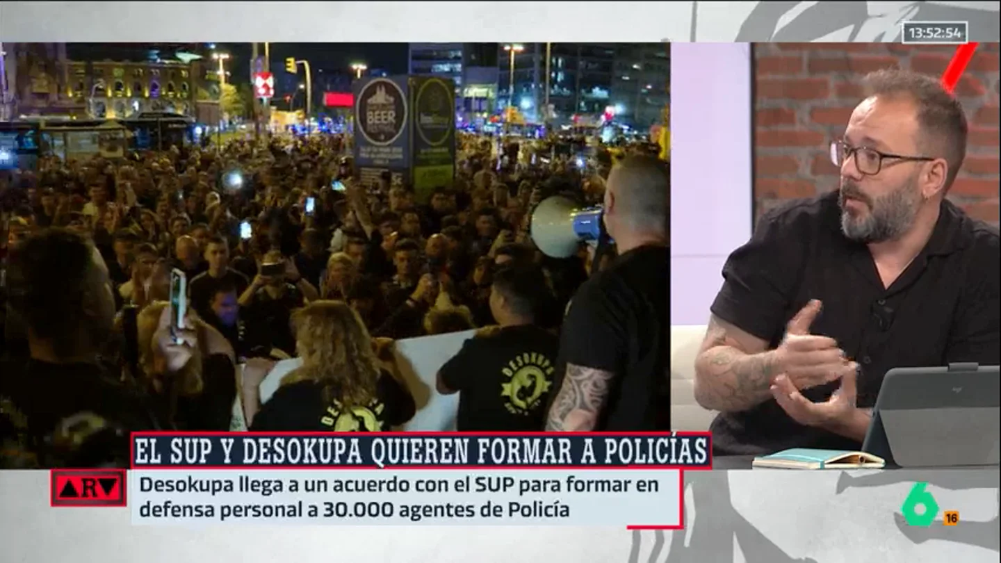 ARV- Maestre, tras el acuerdo entre el SUP y Desokupa: "La Policía lo que tendría que hacer es perseguir a esta gente" ARV- Maestre, tras el acuerdo entre el SUP y Desokupa: "La Policía lo que tendría que hacer es perseguir a esta gente"