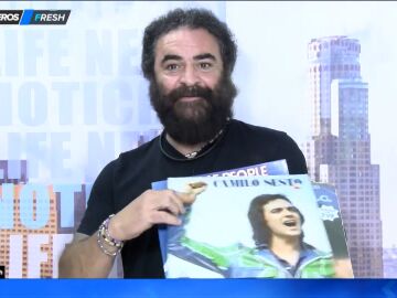 El Sevilla deja atónito a Alfonso Arús con su colección de vinilos: "Tiene a Los Pecos al lado de Madonna, todo guarda una coherencia"