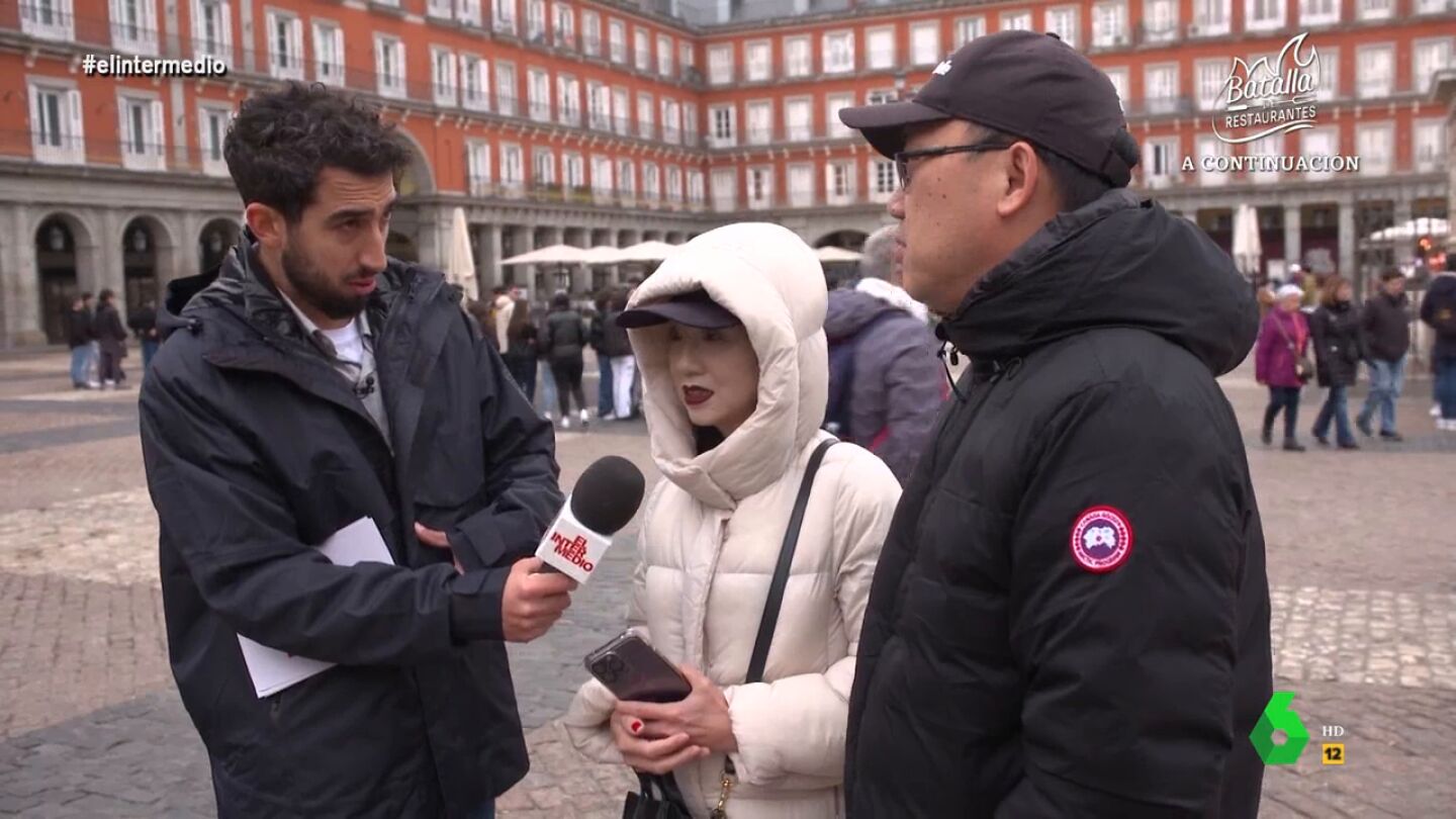 La reacci&oacute;n de una pareja de turistas de California cuando Isma Ju&aacute;rez les explica qu&eacute; son los callos