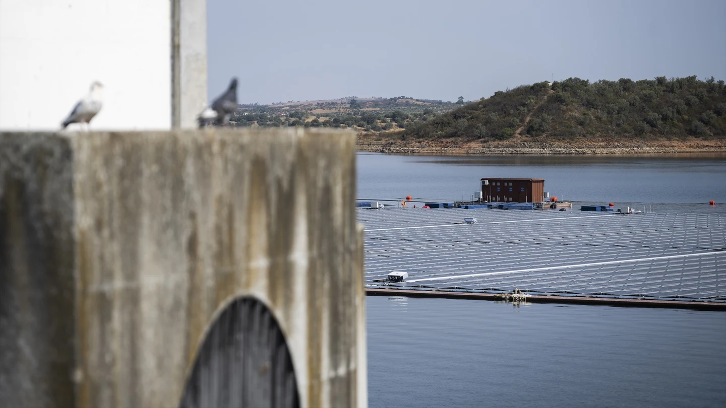 España pagará dos millones de euros al año a Portugal por el trasvase de agua desde Alqueva a Huelva Embalse de Alqueva