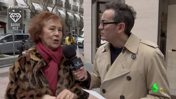 Una mujer que vive de los 5.000 euros de pensión de EEUU de su marido: "No sé qué haría si fueran 700 euros" Una mujer que vive de los 5.000 euros de pensión de EEUU de su marido: "No sé qué haría si fueran 700 euros"