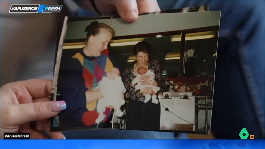 Sus madres se conocieron en el paritorio y ahora ellos tienen un bebé juntos: la historia de amor que nació el primer día de sus vidas Sus madres se conocieron en el paritorio y ahora ellos tienen un bebé juntos: la historia de amor que nació el primer día de sus vidas