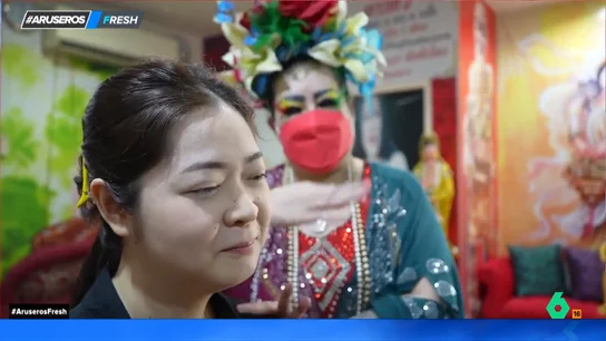 El truco casero de una mujer para combatir las arrugas del rostro: sesiones de 'bofetadas' a todo ritmo El truco casero de una mujer para combatir las arrugas del rostro: sesiones de 'bofetadas' a todo ritmo