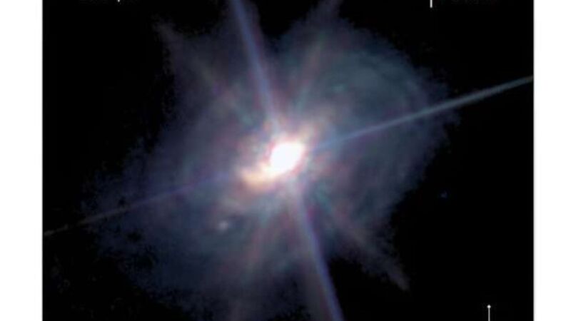 El telescopio James Webb revela la estructura del polvo de un agujero negro supermasivo