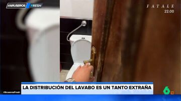 Una mujer alucina al ver la rara distribución del baño de un restaurante: ni privacidad ni nada