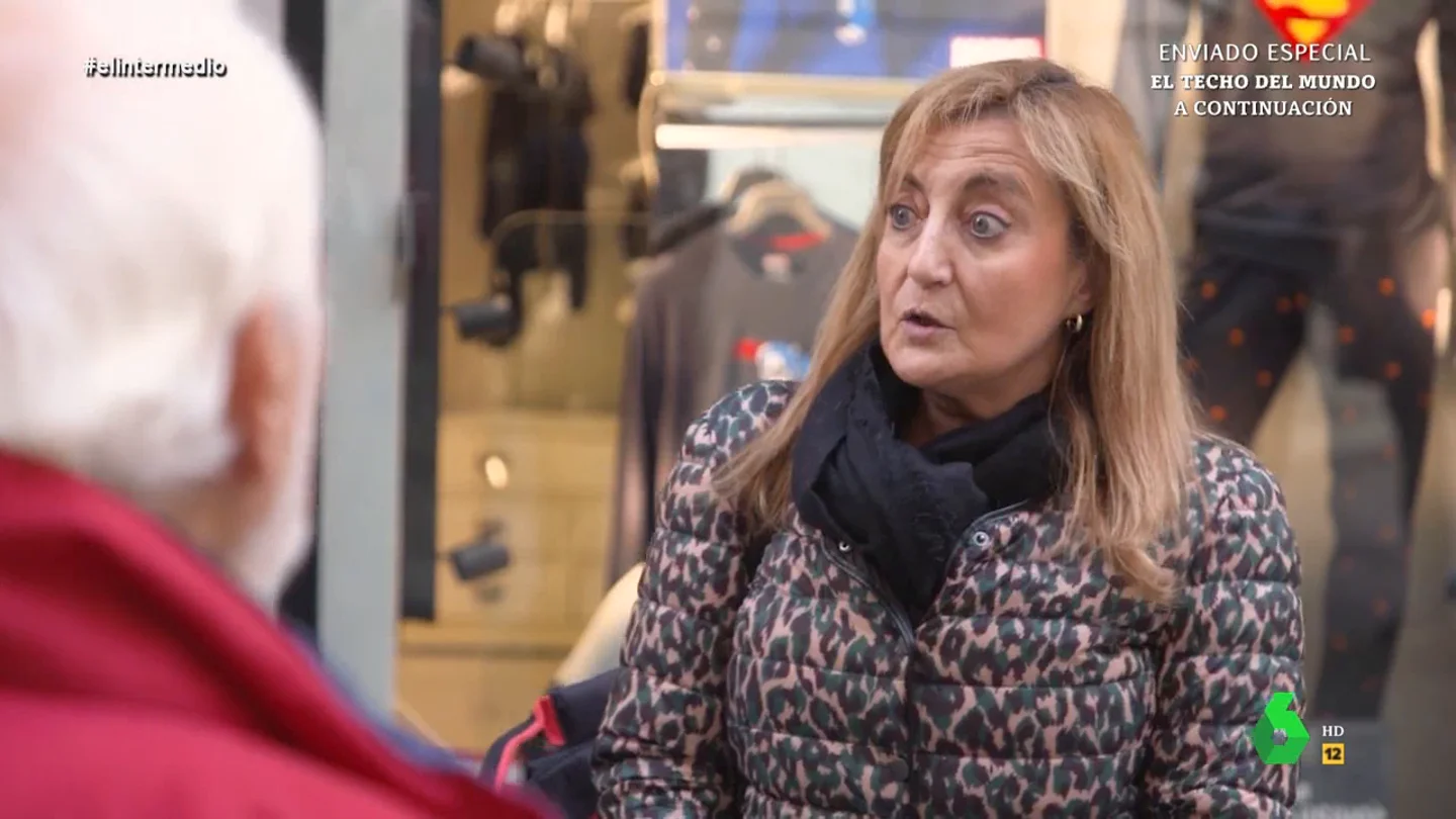 Una mujer defiende que la "inseguridad depende de la migración": "¿Cree que podemos coger a todos los que entran por Canarias?" Una mujer defiende que la "inseguridad depende de la migración": "¿Cree que podemos coger a todos los que entran por Canarias?"