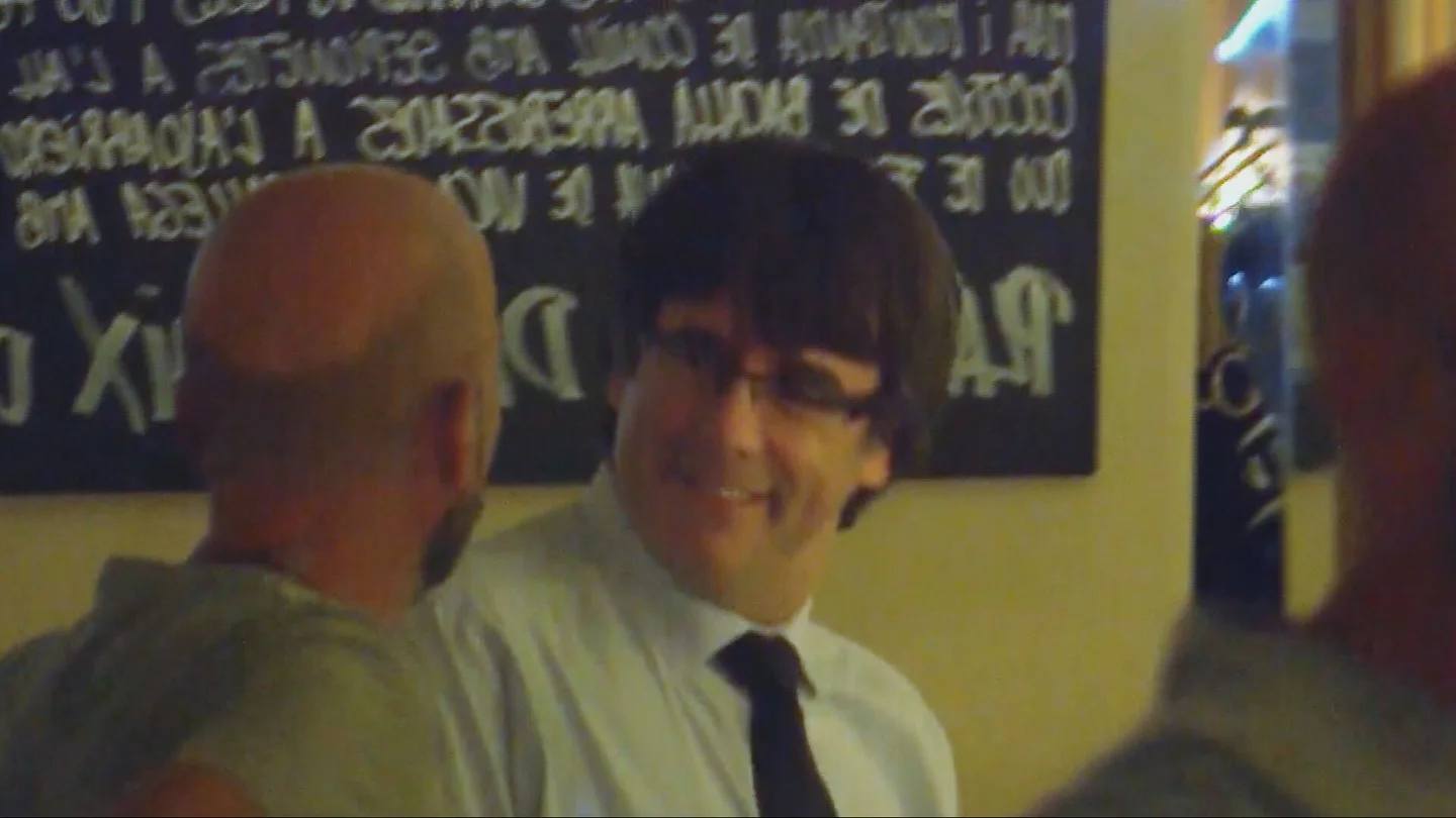 La última imagen de Puigdemont en España antes de fugarse a Bruselas La última imagen de Puigdemont en España antes de fugarse a Bruselas