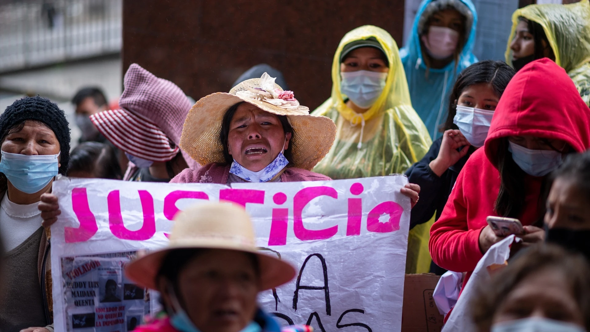 Mujeres en una manifestación pidiendo "Justicia" en Bolivia