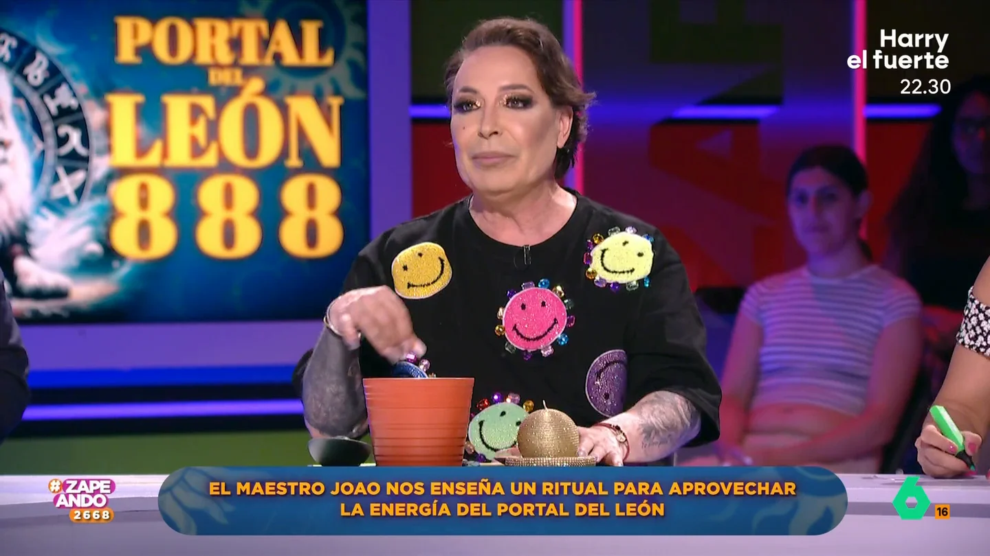 Este es el ritual del Maestro Joao para aprovechar la energía del portal del león Para llevar a cabo el ritual se necesita un papel, boli y una vela dorada o amarilla. Además, la tarotista también recomienda tener laurel, una piedra de cuarzo blanco y otra de pirita.