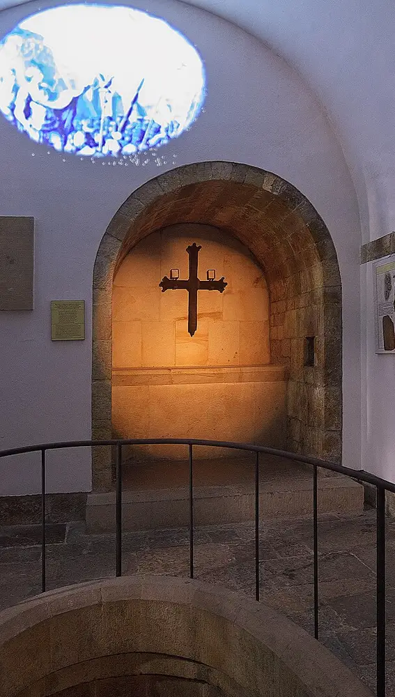 Capilla de la Santa Cruz de Cangas de Onís Capilla de la Santa Cruz de Cangas de Onís