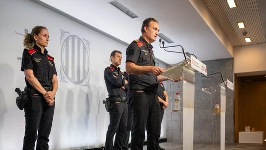 La comisaria de Prefectura, Rosa Bosch (i), y el comisario jefe de los Mossos d'Esquadra, Eduard Sallent (d) La comisaria de Prefectura, Rosa Bosch (i), y el comisario jefe de los Mossos d'Esquadra, Eduard Sallent (d)