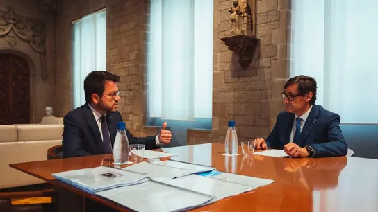 Salvador Illa y Pere Aragonès reunidos este viernes para firmar el traspaso de poderes Salvador Illa y Pere Aragonès reunidos este viernes para firmar el traspaso de poderes