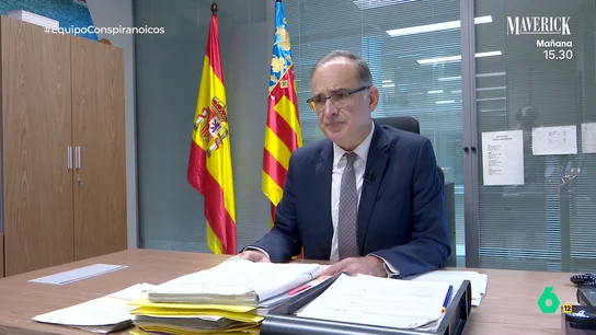Un fiscal de Medio Ambiente, sobre las denuncias contra los 'chemtrails': "Todos los años recibimos una o dos" Equipo de Investigación, en 2024, pudo investigar a Joaquín Ramón Baños, fiscal de Medio Ambiente de Valencia, sobre las denuncias recibidas sobre las estelas químicas.