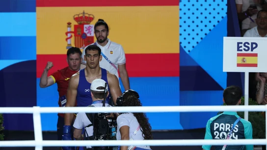 Ayoub Ghadfa, a su entrada para el combate contra Bahodir Jalolov Ayoub Ghadfa, a su entrada para el combate contra Bahodir Jalolov